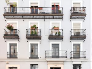 ELEVEN Apartments Real de la Carretería, by Homing U