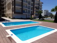 Beach Front Luxury Living Apartment - Pools