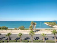 Amazing Beach Apt Panoramic View Next to Marina Alimos