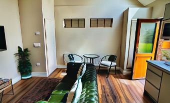 Oranhill Lodge Guesthouse