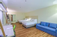 Holiday Inn Express & Suites Raymondville