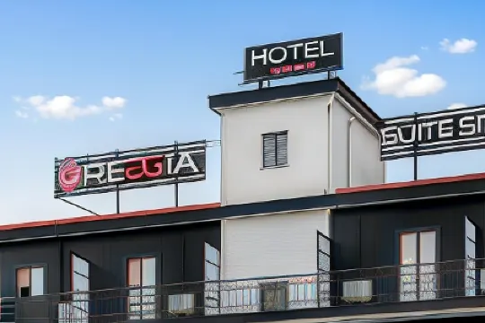 雷吉亞套房 Spa 酒店