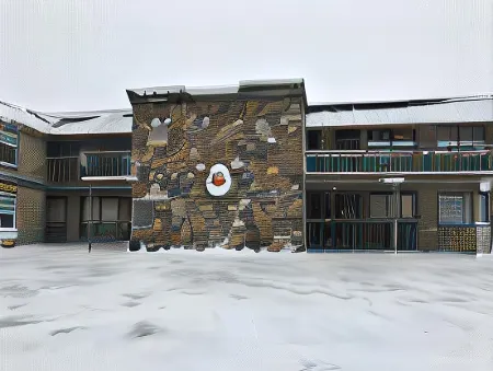Snowshoe Motel