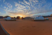 Wadi Rum UFO Luxotel - Campsite Hotels in Quairah District
