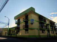 Hotel la Guaria Inn & Suites - 2-Star