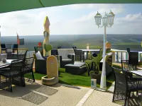 Logis HÔTEL Restaurant Spa les Balcons de l'Esperance Hotels in Le Buisson-de-Cadouin