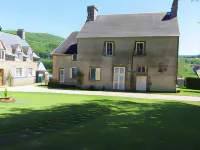 Le Manoir de Placy - Chambres d'Hôtes Hotels in Clécy