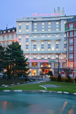 Hôtel Mercure Lourdes Impérial Hotel dekat Musee Sainte Bernadette