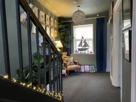 One Drake Road, Tavistock, Devon Отели рядом с достопримечательностью «Tavistock Trout Farm and Fishery»