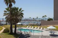 Days Inn by Wyndham Oceanside - Kolam Renang