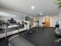 Howard Johnson by Wyndham Fort St. John - Gym