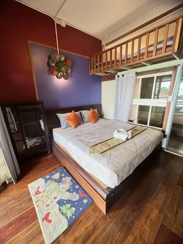 รูปภาพของกอริล่า อัมพวารีสอร์ท ริมน้ำ