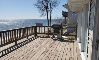 Algoma Beach Motel