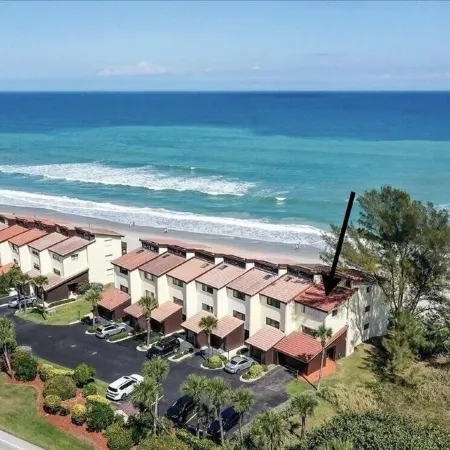 Beautiful Melbourne Beach Oceanfront Townhouse