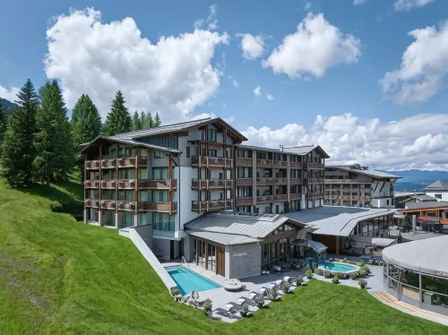 Hotel Wulfenia 4S - Adults Only - parking