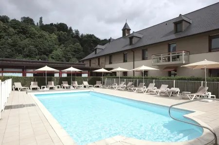 Hôtel Mercure Dinan Port le Jerzual Отели в г. Леон