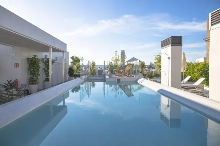 NQn Aparts & Suites Sevilla