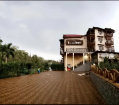 Hotel Dreamland,Lataguri Hotel berhampiran Bengal Safari