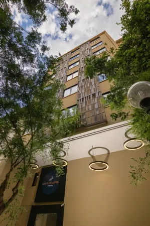 Dunlin Hotel Отели рядом с достопримечательностью «Ареопаг»