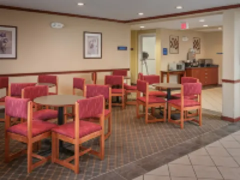 Microtel Inn & Suites by Wyndham Beckley East Hotels in Beckley