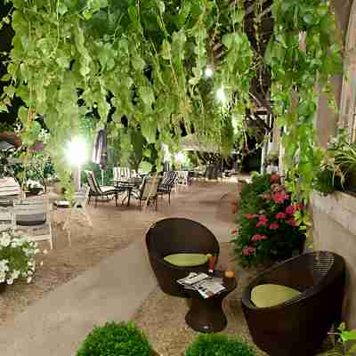 Logis Hôtel Restaurant Nougier Hotel Exterior