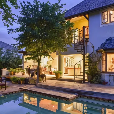 Hedge House Guest House Отели рядом с достопримечательностью «Стадион «Атлон»»