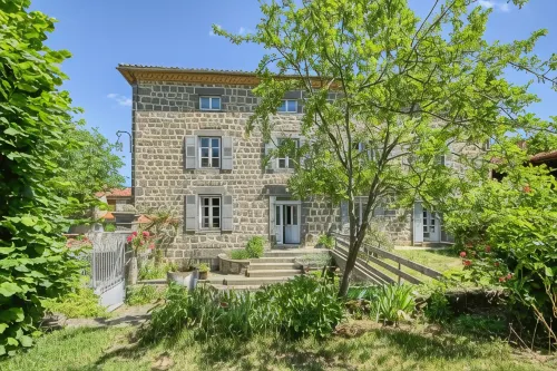 Les Jardins d'Anna - Chambres d'hôtes Hotels in Massiac