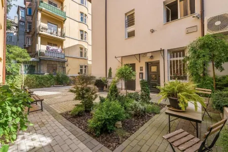 5 Vintage Guest House