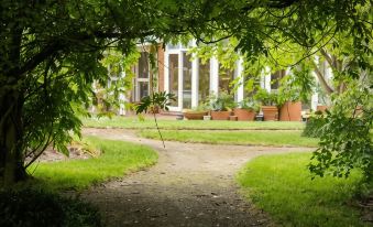 Lakeside Cottage Luxury B&B