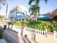 Caribbean Resort by the Ocean Hotels near Hollywood Beach Trikke