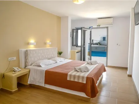 Omiros Hotel Отели рядом с достопримечательностью «Тира»