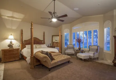 Private Desert Oasis – Resort Pool, Waterslide, Spa, Fire Pit & Lounge