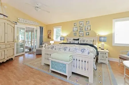 Charming New Buffalo Cottage