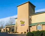 Sleep Inn & Suites Monticello Hotels near Fontaine Research Park