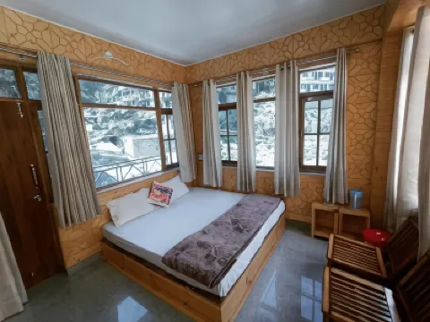 The MoonLight Stay - Shimla タラ・デヴィ寺院周辺のホテル