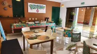 Juquehy Sea Front Condominium 102: best location on the beach