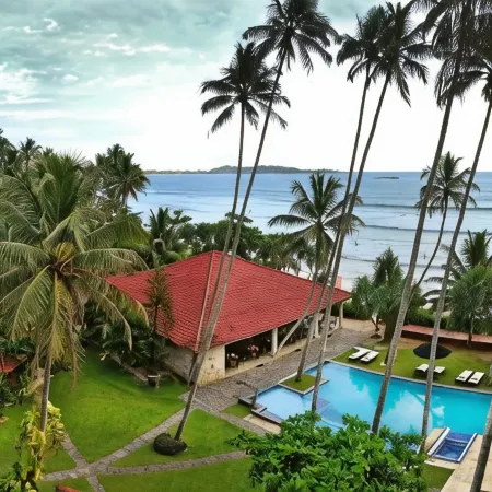 Weligama Bay Resort Отели рядом с достопримечательностью «Река Полватта»