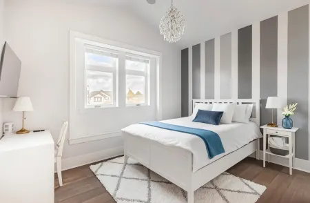 Vancouver West Cozy Retreat by Host Launch