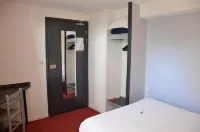 The Originals City Hôtel Amys Tarbes Sud Hotels in Odos