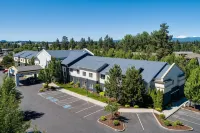 Fairfield Inn & Suites Bend Downtown Hotels near First Street Rapids Park