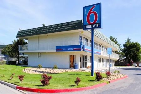 Motel 6 King City, CA