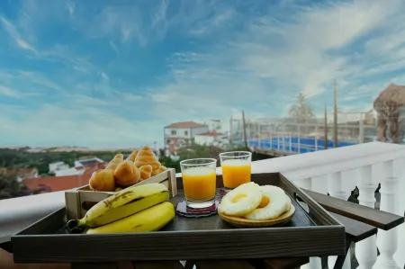 Geko Hotels Отели рядом с достопримечательностью «Playa del Verodal»