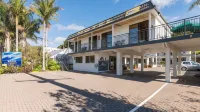 Outrigger Motel - 3-Star