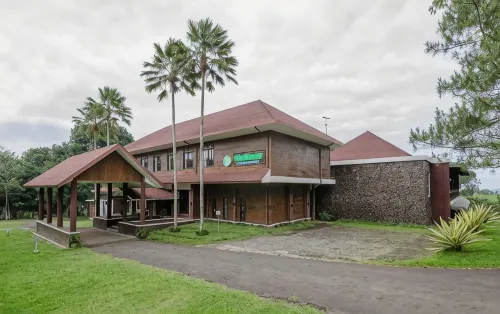 Rollaas Hotel and Resort - Parking