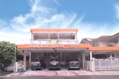 Rangkayo Basa GuestHouse Syariah  호텔