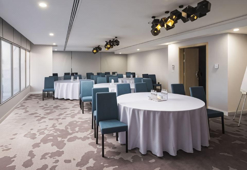 홀리데이 인 무스카트 알 시브 수영장