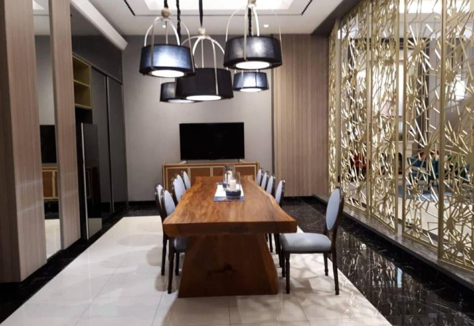 Anderson Apartment Over view