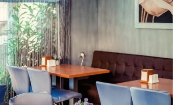 Anzhela-Lantana Hotel