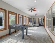 Classy 7 bedrooms 5 bathrooms house with pool & hot-tub in up scale neighborhood Hotels in Duquesne