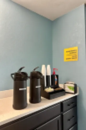 Days Inn by Wyndham Kansas City Northeast チョートー・タウンシップのホテル